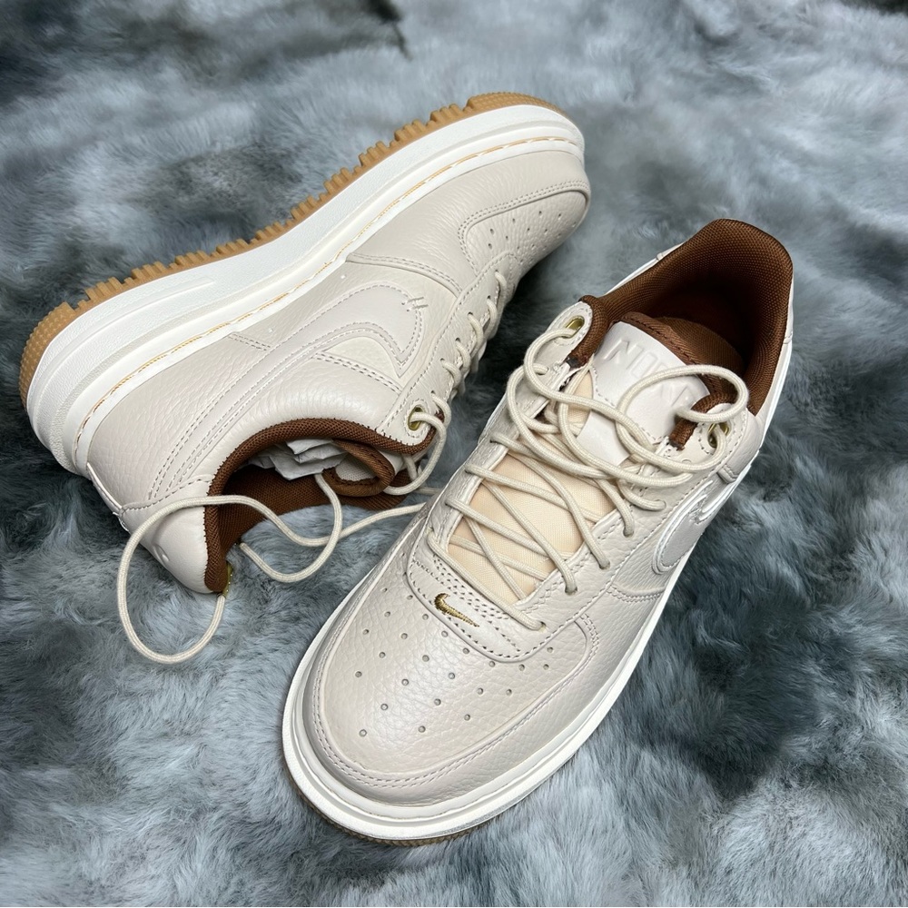 Nike Air Force 1 lux